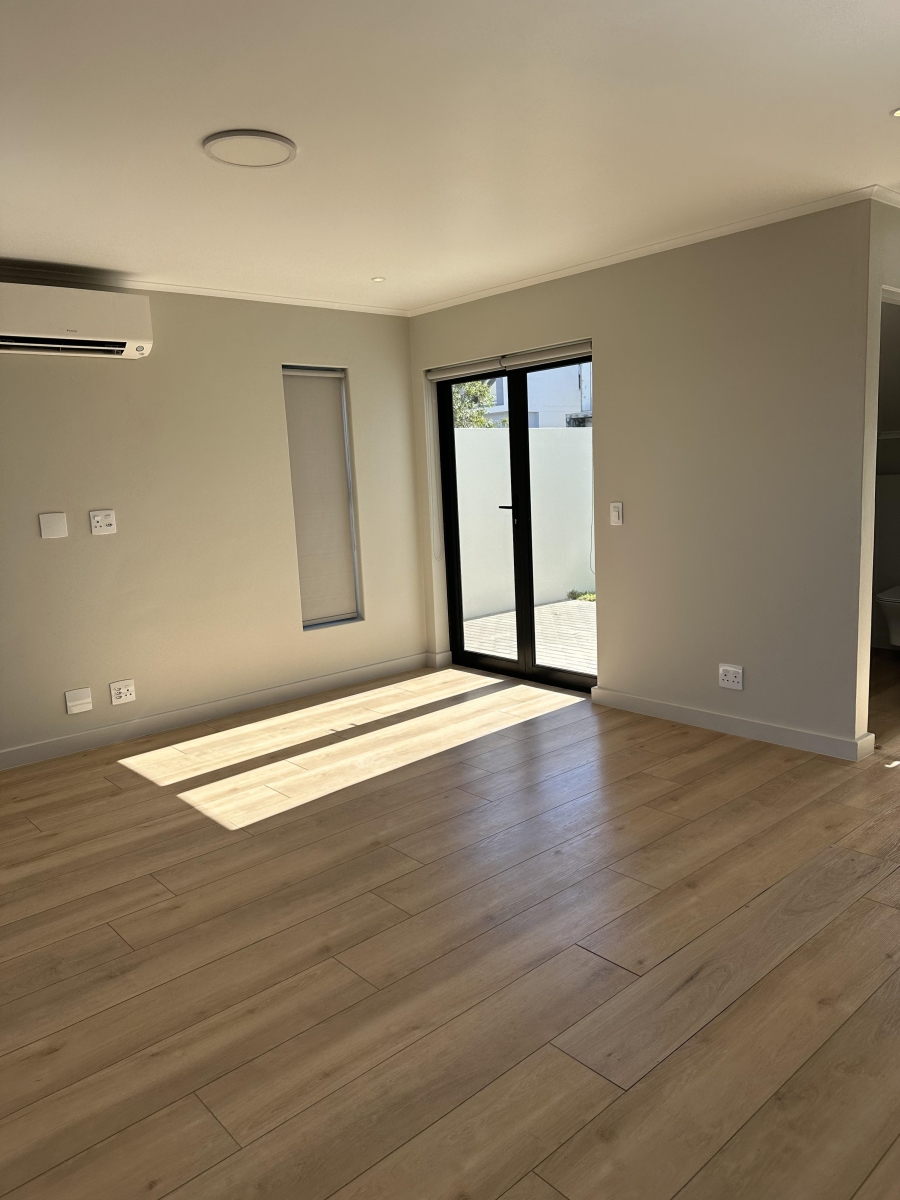 3 Bedroom Property for Sale in Lemoenkloof Western Cape